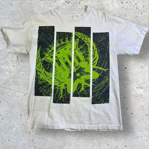 y2k Silver Star T-Shirt Size Medium White Green Graphic Skater Shirt